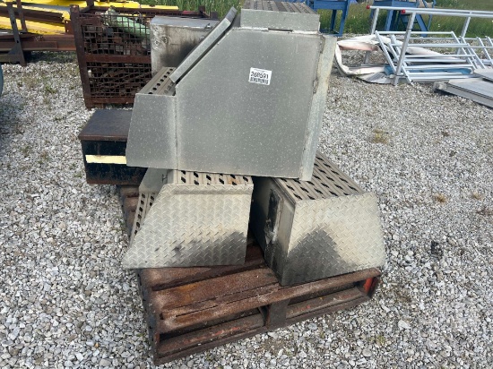 PALLET OF ALUMINUM SIDE MOUNT SADDLE TOOK BOX WITH STEP