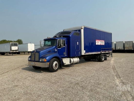 2001 KENWORTH T300 SINGLE AXLE VAN TRUCK VIN: 2NKMHD6X21M876965
