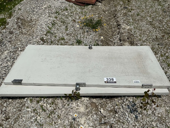 TWO DOORS WITH HARDWARE MEASURING 36X83