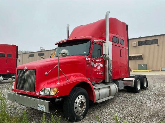 2004 INTERNATIONAL 9400I TANDEM AXLE DAY CAB TRUCK TRACTOR VIN: 2HSCNAPRX4C077666