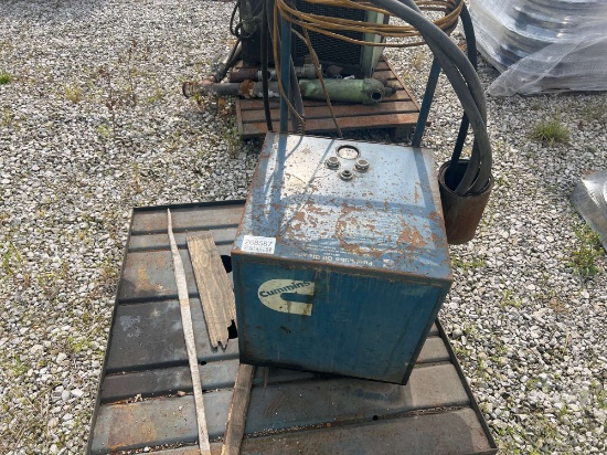 A CUMMINS FUEL/LUBE OIL BLENDER
