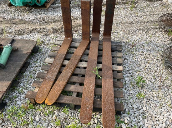 QTY OF (2) SETS OF FORKS