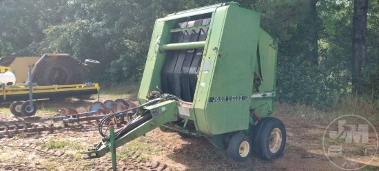 JOHN DEERE ROUND BALER 318 SN: 00385X955647