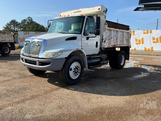 2005 INTERNATIONAL 4300 SINGLE AXLE DUMP TRUCK VIN: 1HTMMAAR55H130540