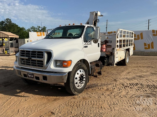 2002 FORD F-650 S/A UTILITY TRUCK VIN: 3FDNF65Y42MA01752