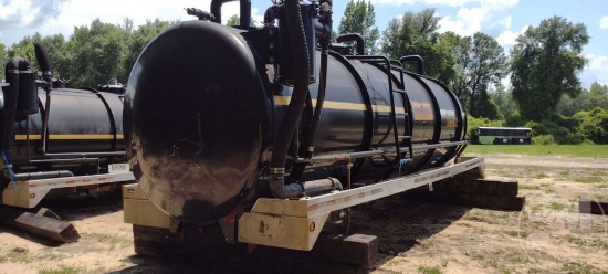 21.5’...... DRAGON 110 BBL VACUUM TANK BODY, SN: 153326, HOSE