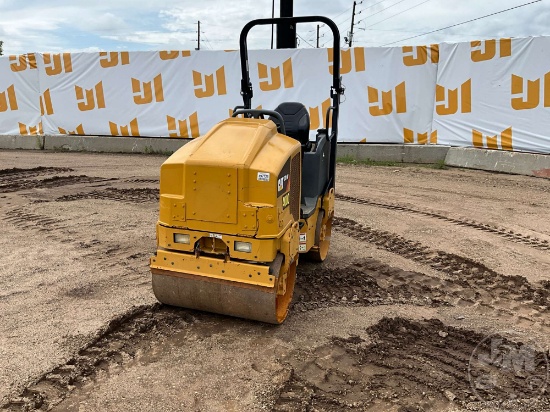 2018 CATERPILLAR CB14B TANDEM VIBRATORY ROLLER SN: 47301514