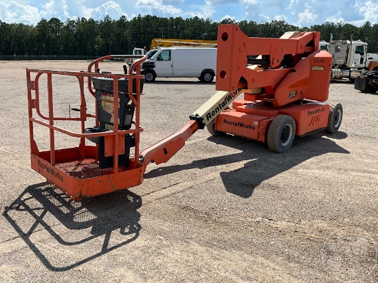 2011 JLG E400AN ARTICULATED BOOM LIFT SN: 0300144569