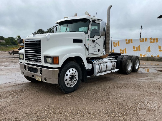 2012 MACK CHU (PINNACLE)613 TANDEM AXLE DAY CAB TRUCK TRACTOR VIN: 1M1AN07Y7CM009888