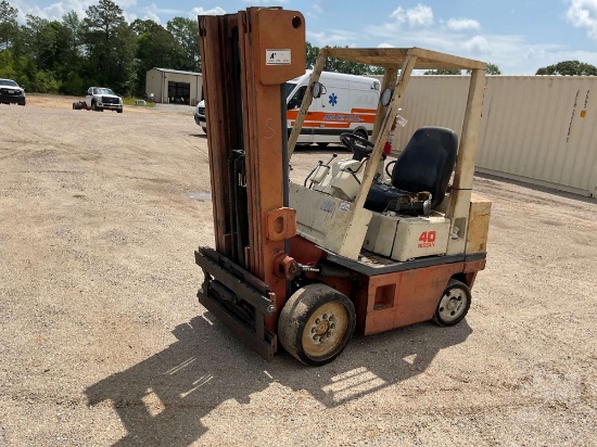 40 CUSHION TIRE FORKLIFT SN: 921093
