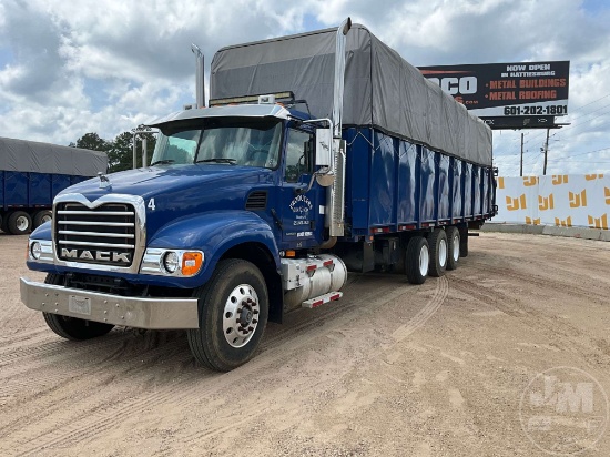 2003 MACK CV713 TRI/A COTTON HAULER VIN: 1M2AG11C13M004470