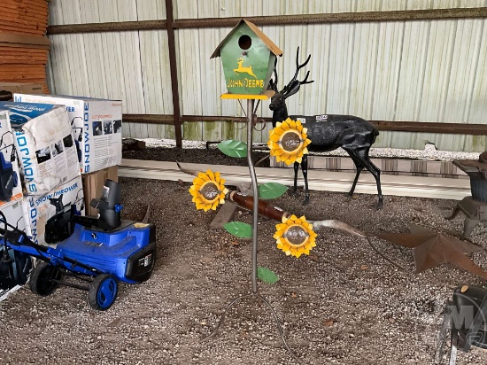 METAL SUNFLOWER BIRD HOUSE