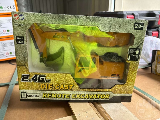UNUSED EXCAVATOR TOY R/C