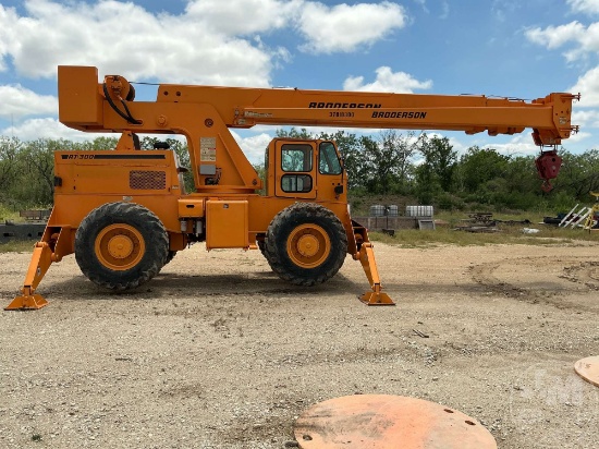 2011 BRODERSON RT300 ROUGH TERRAIN CRANE SN: 37818300