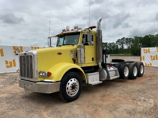 2010 PETERBILT 367 TRI AXLE DAY CAB TRUCK TRACTOR VIN: 1XPTP4EXXAD110309