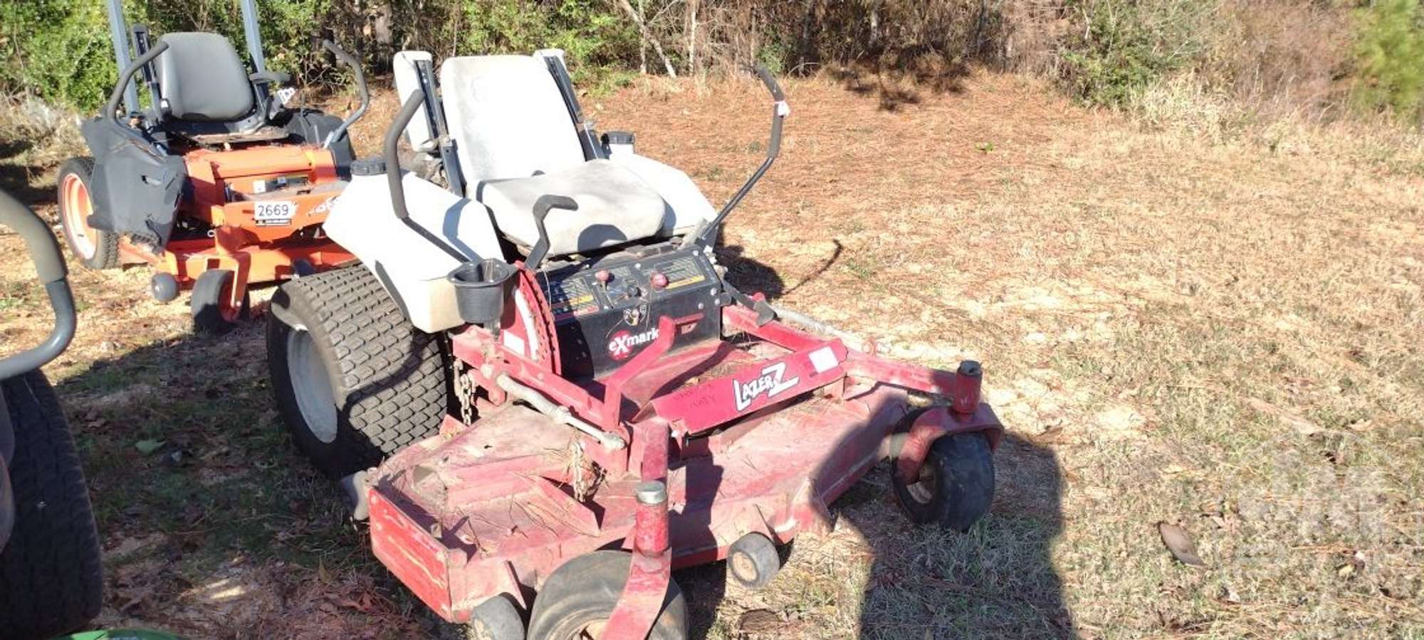 EXMARK L223KC604 SN: 416378 ZERO TURN LAWN MOWER | Proxibid