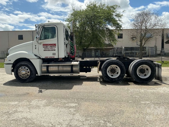 2007 FREIGHTLINER COLUMBIA TANDEM AXLE DAY CAB TRUCK TRACTOR VIN: 1FUJA6CVX7LW59913