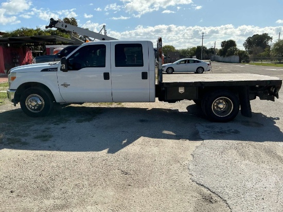 2015 FORD F-350 SINGLE AXLE CREW CAB FLATBED TRUCK VIN: 1FD8W3GT0FED25192