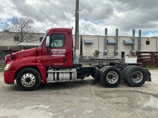 2011 FREIGHTLINER CASCADIA TANDEM AXLE DAY CAB TRUCK TRACTOR VIN: 1FUJGEDR9BSBC5499