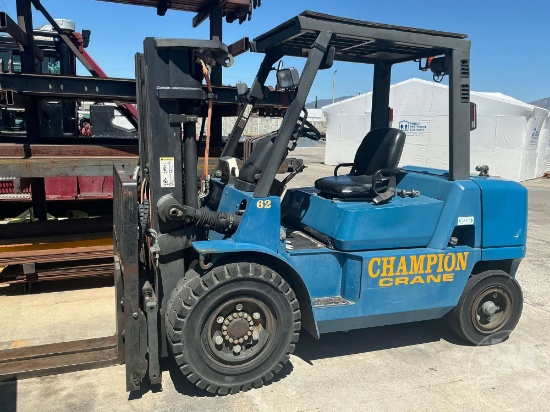 2007 CATERPILLAR DP40KL 8800 LBS  PNEUMATIC TIRE FORKLIFT SN: AT19C60250