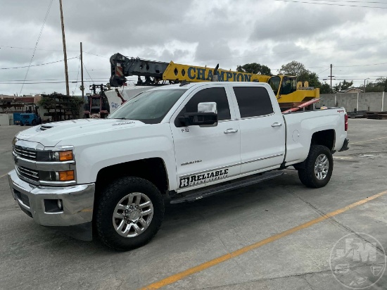2019 CHEVROLET SILVERADO 2500HD LTZ CREW CAB 4X4 PICKUP VIN: 1GC1KTEYXKF104770