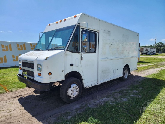 1996 FREIGHTLINER MT16FD-F SINGLE AXLE VAN TRUCK VIN: 4UZM44E15T2112456