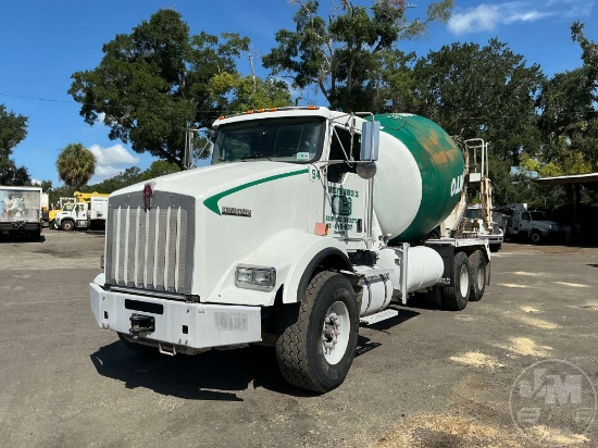 2013 KENWORTH T8 SERIES TANDEM AXLE REAR DISCHARGE MIXER TRUCK VIN: 1NKDL70X0DJ366554