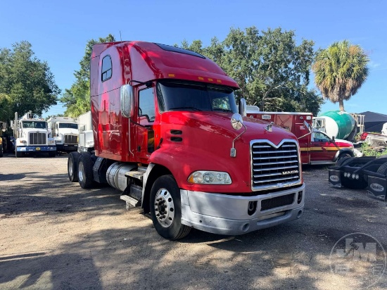 2016 MACK CXU (PINNACLE) TANDEM AXLE TRUCK TRACTOR VIN: 1M1AW21Y5GM052164