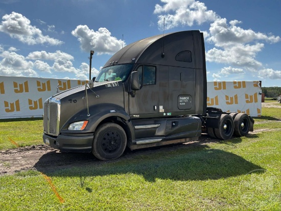 2013 KENWORTH T7 SERIES TANDEM AXLE TRUCK TRACTOR VIN: 1XKFDP9XXDJ331857