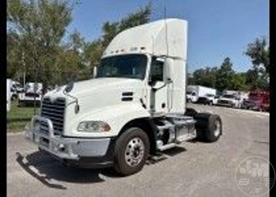 2013 MACK CXU (PINNACLE) SINGLE AXLE DAY CAB TRUCK TRACTOR 1M1AW01Y1DM005424
