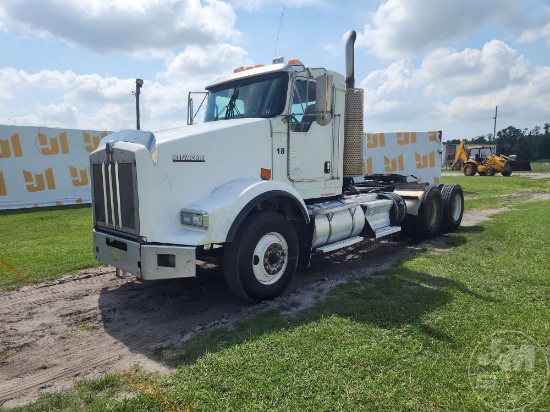 2011 KENWORTH T8 SERIES TANDEM AXLE DAY CAB TRUCK TRACTOR VIN: 1XKDD49X5BJ293702