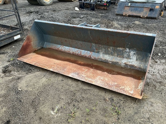 500374 Universal Telehandler 98”...... Smooth Bucket Sn: 26558