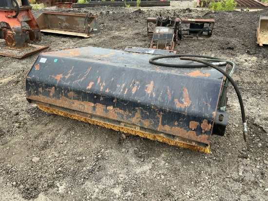 Caterpillar Bu118 76”...... Bucket Sweeper