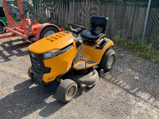 2019 Cub Cadet Xt1 Riding Mower Sn: 1d049h40174