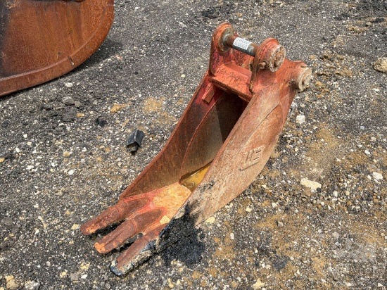 Werk-Brau 18" Tooth Bucket To Fit Komatsu Pc88mr-10