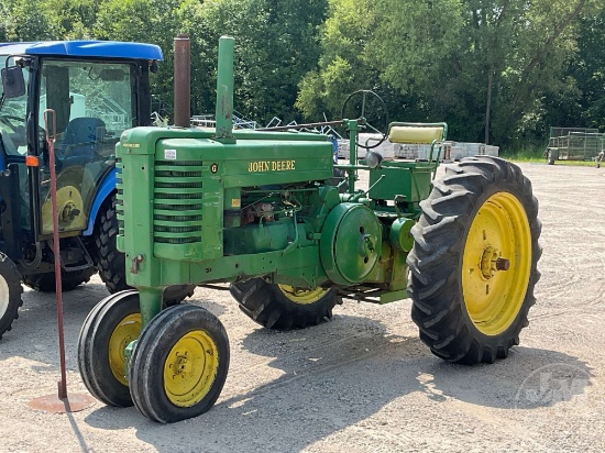 1948 JOHN DEERE G SN: 29053 TRACTOR