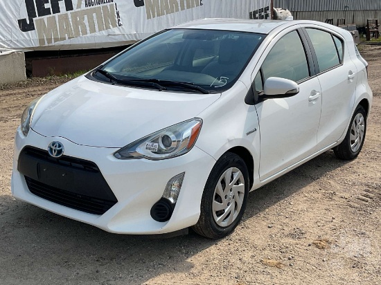 2015 TOYOTA PRIUS C VIN: JTDKDTB3XF1102043 FWD