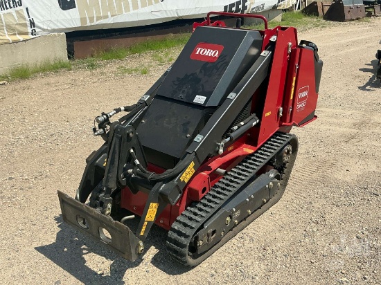 2025 TORO TX 700 (22750) STAND ON MULTI TERRAIN LOADER SN: 418432291