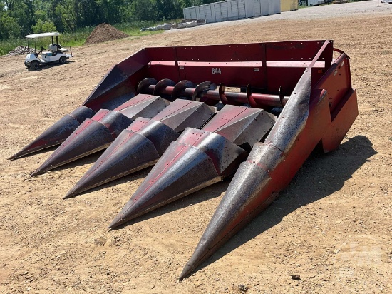 INTERNATIONAL 844 SN: 0730100U001750 4 ROW CORN HEADER