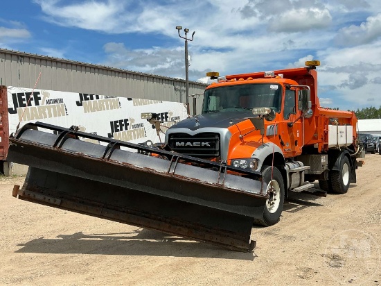 2015 MACK GU (GRANITE) GU432 SINGLE AXLE DUMP TRUCK VIN: 1M2AX34C1FM010183