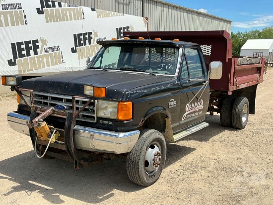 1990 FORD F-350 SINGLE AXLE DUMP TRUCK VIN: 1FDKF38M5LKA10799