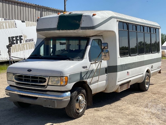 2002 FORD E-450 VIN: 1FDXE45S22HB52783 2WD SHUTTLE BUS