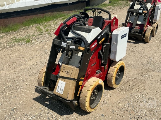2022 TORO 22218 E-DINGO 500 STAND ON SKID STEER LOADER SN: 412437516