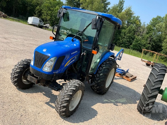 NEW HOLLAND BOOMER 3050 SERIES II SN: ZDMB12262 4X4 TRACTOR W/LOADER