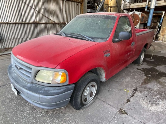 2002 FORD F-150 XL 2WD PICKUP VIN: 1FTRF17232NB82527