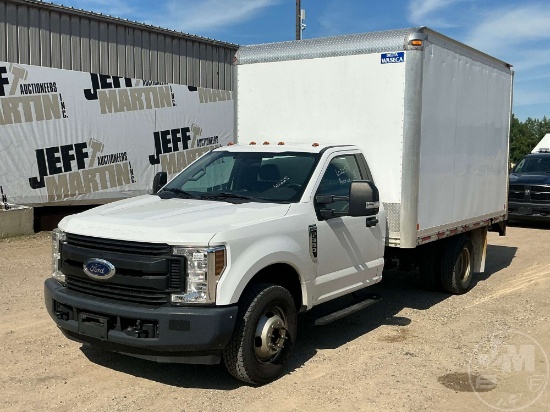 2018 FORD F-350 SINGLE AXLE VAN TRUCK VIN: 1FDRF3G66JEC94151