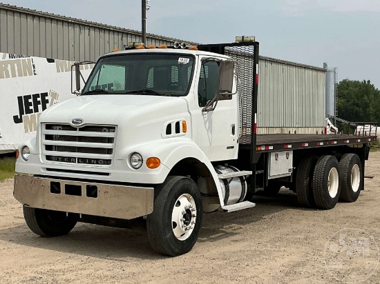 2004 STERLING TRUCK L7500 SERIES TANDEM AXLE REGULAR CAB FLATBED TRUCK VIN: 2FZHATDC54AN17412