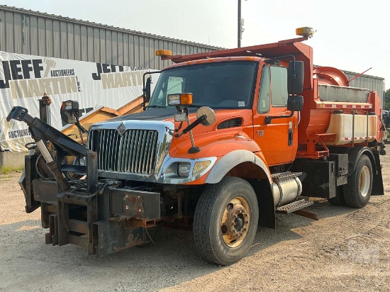 2006 INTERNATIONAL SA525 SINGLE AXLE DUMP TRUCK VIN: 1HTWDAAR66J386401