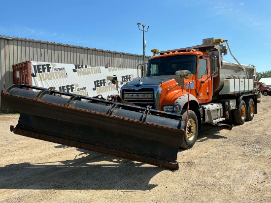 2014 MACK GU (GRANITE) GU713 TANDEM AXLE DUMP TRUCK VIN: 1M2AX09C1EM020623