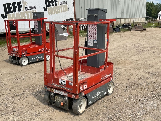 2015 SKYJACK SJ16 SN: 14006547 VERTICAL MAST LIFT